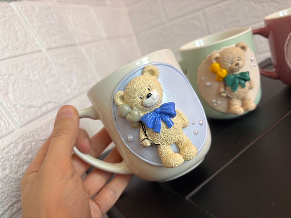 Керамична чаша декорирана с полимерна глина