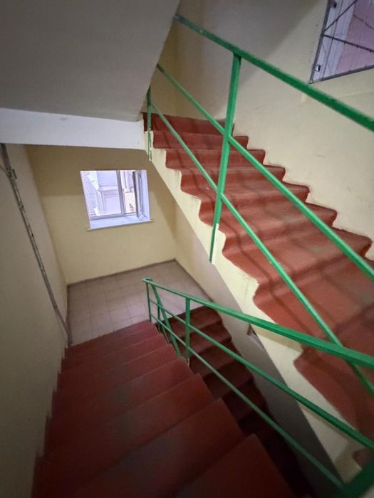 Продается 1 комн кв.р-н С Тюленина.