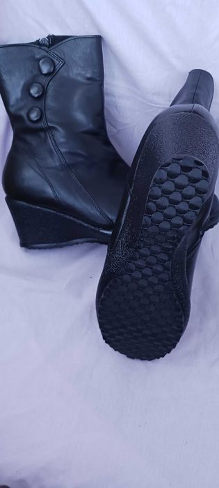 Кожени нови български боти