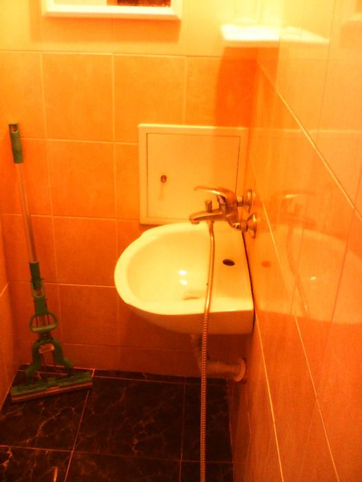 Дава се под наем Едностаен апартамент в Бургас, Център - 35 кв.м за 135 € - Снимка #3