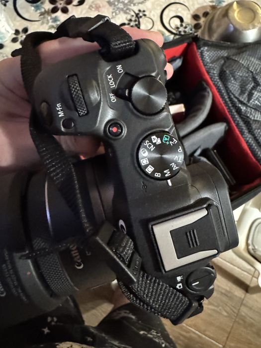 Canon EOS R8 + RF 50mm 1,8 +RF 35mm f1.8 +accesorii