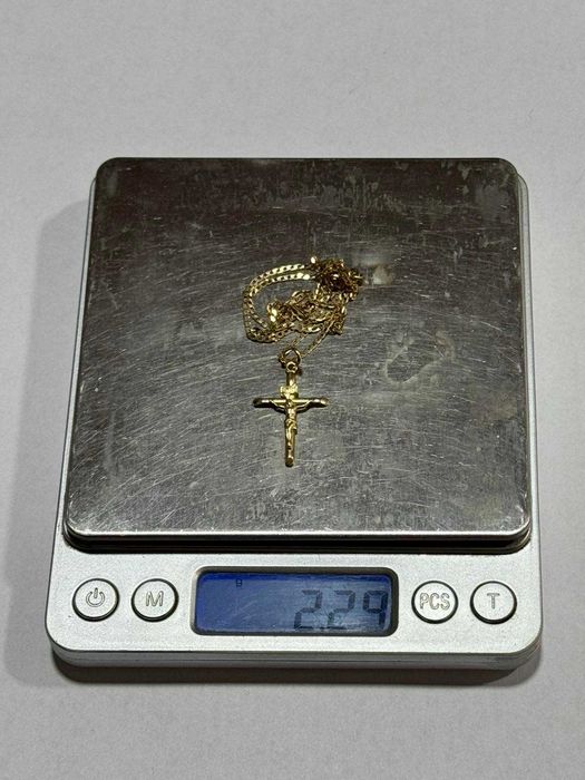 Златен синджир с кръст 14К