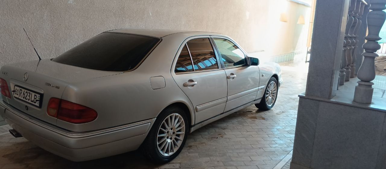 Mersedes benz E230