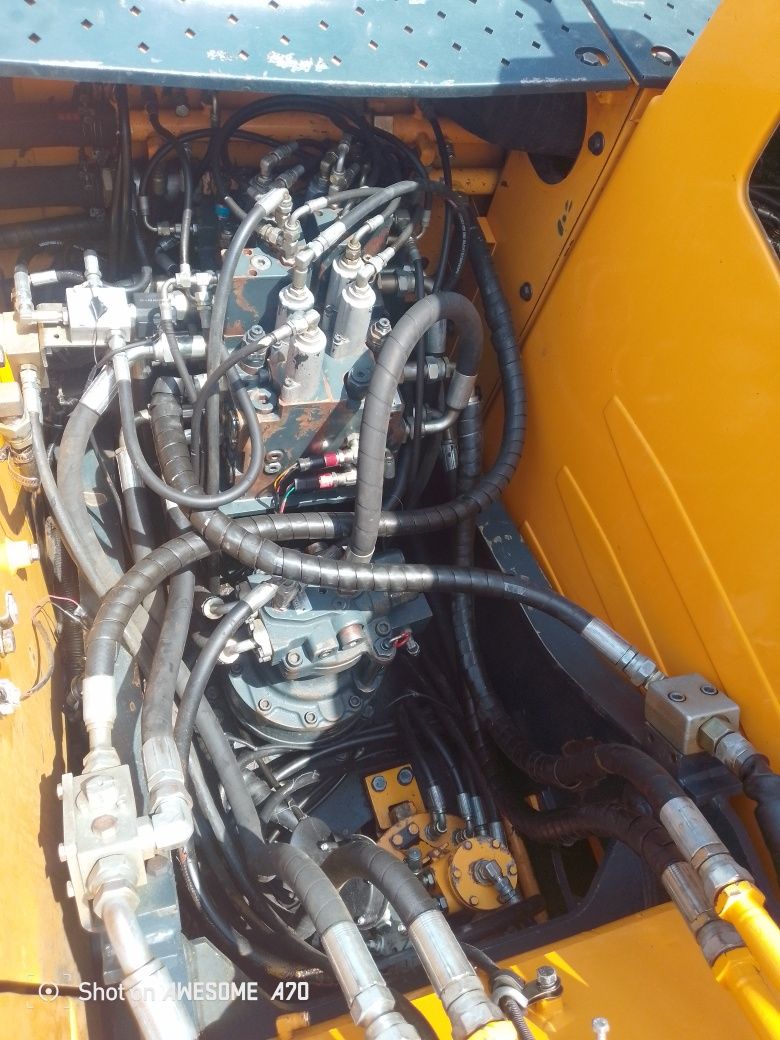 Ekskavator Hyundai sotiladi yili 2015