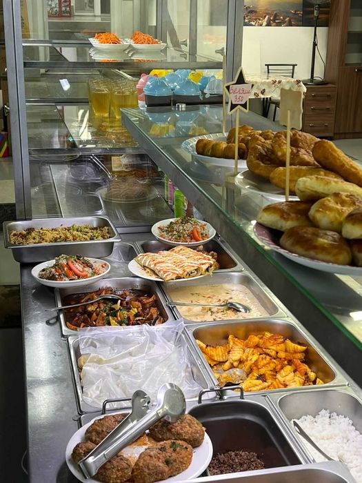 Продам действующую столовую