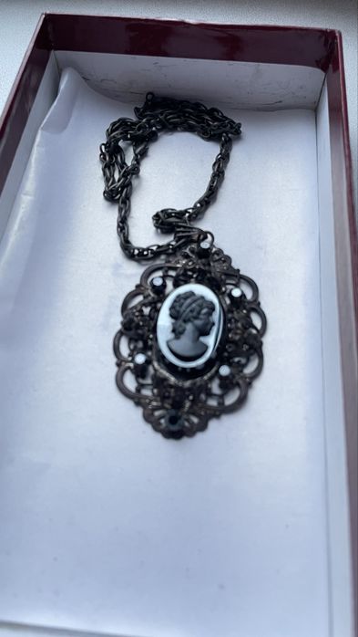 Винтаж .Чёрная Камея . Большая .