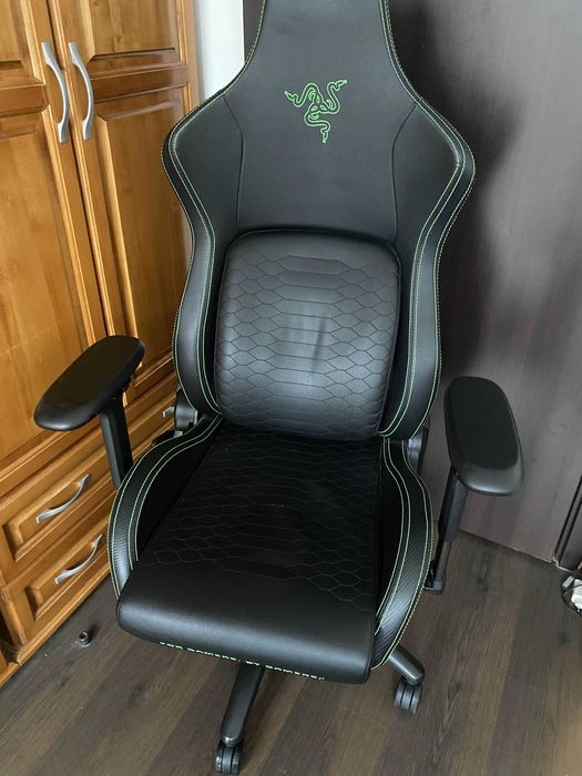 Геймърски стол Razer Iskur – черен/зелен, гаранция до 11.2026