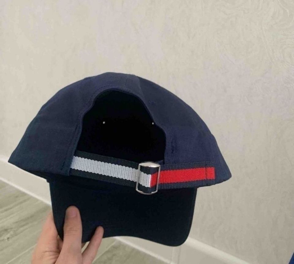 Tommy Hilfinger one size оригинал kangol adidas nike reebok calvin ea7