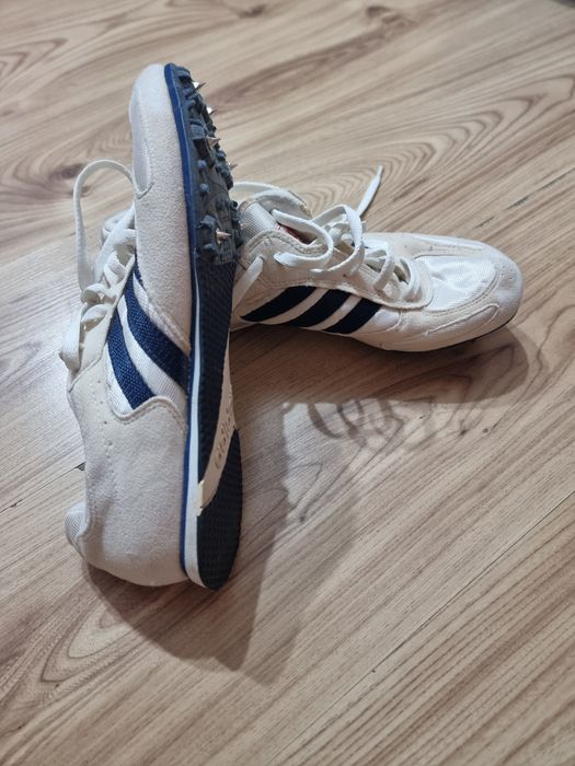 Продавам шпайкове за бягане Адидас