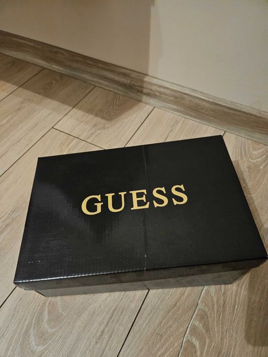 Спортни обувки GUESS