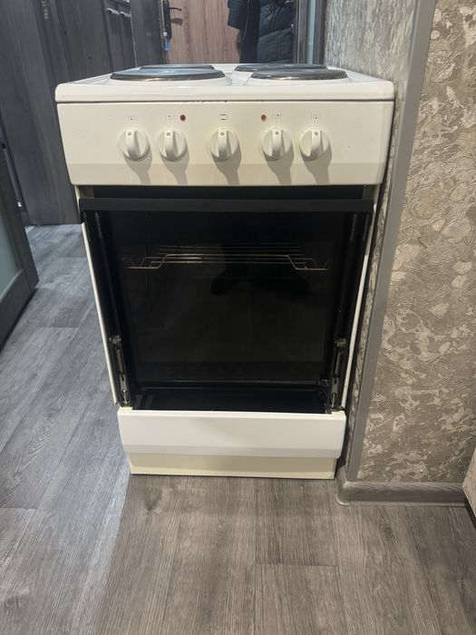 Продам плиту электрическую Hansa