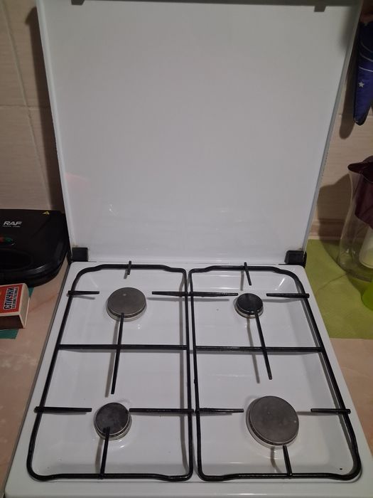 Продаю газовую плиту