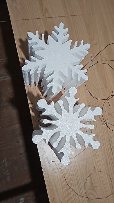 Снежинки из пенопласта  недорого