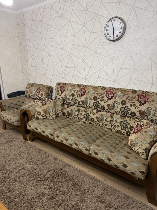 Продам мягкий уголок, диван и два кресла