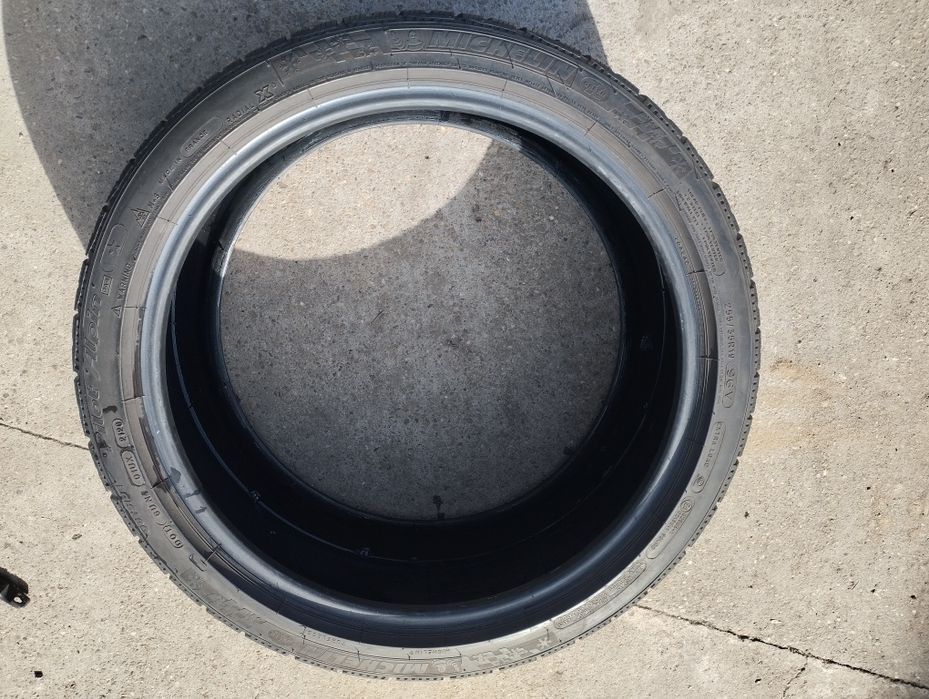 2 buc 255 35 19 .96V Michelin iarnă dot 2020