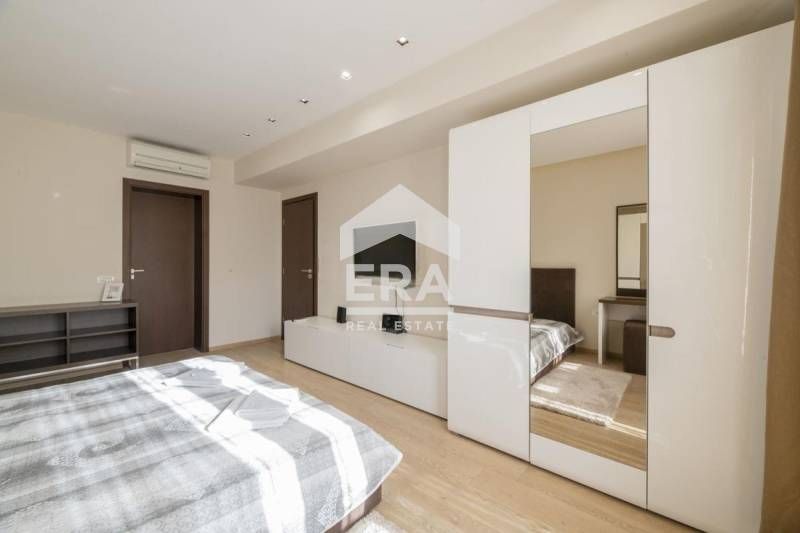 Дава се под наем Тристаен апартамент в София, Лозенец - 161 кв.м за 2000 € - Снимка #5