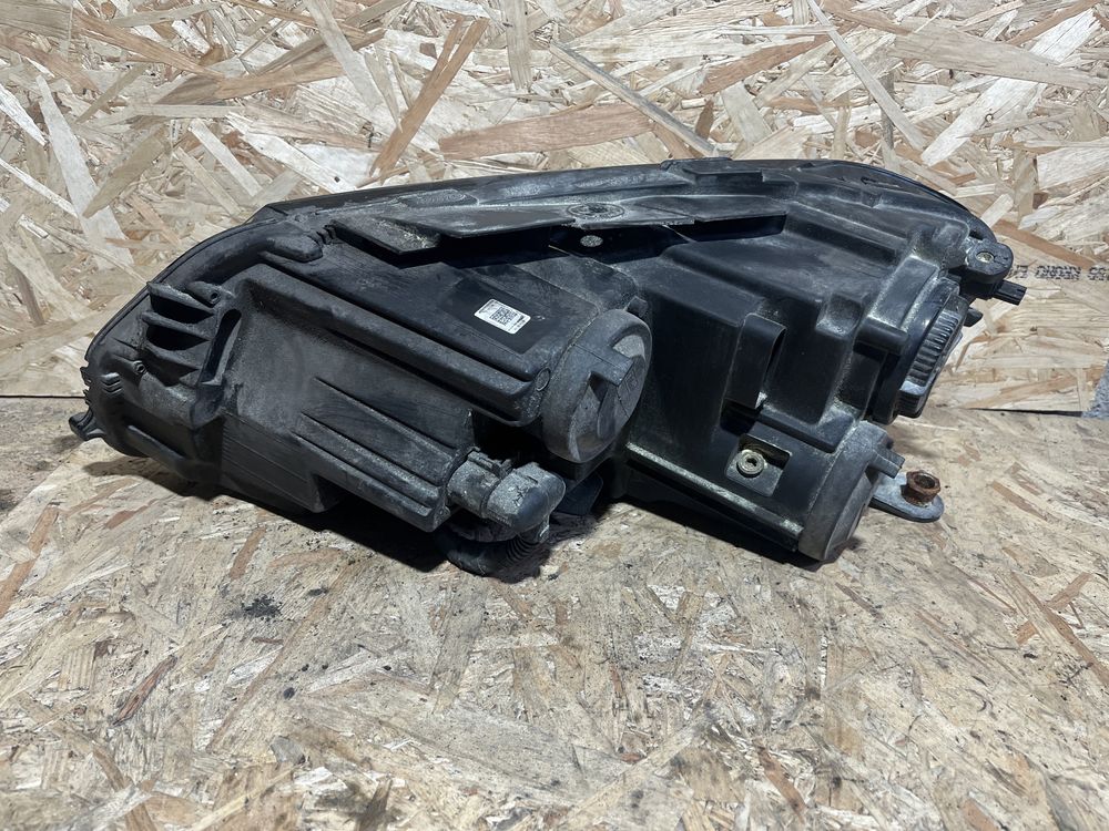 Far dreapta Volkswagen Passat B7 2014