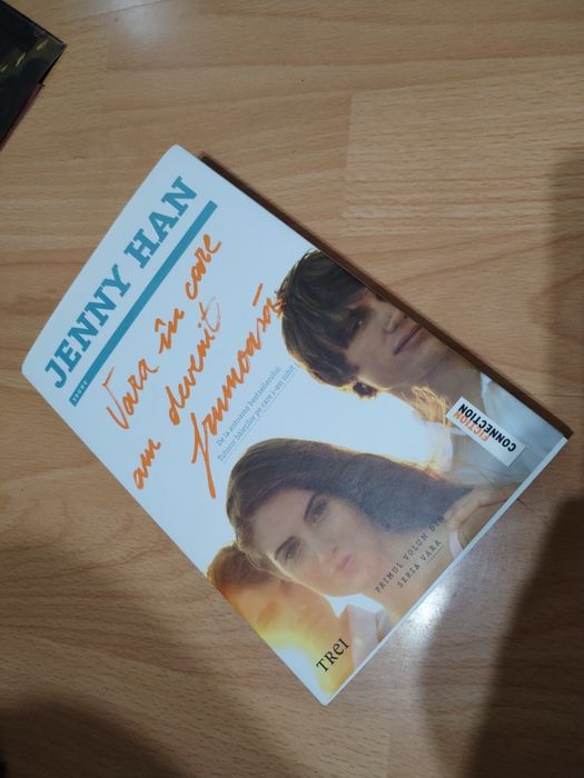 Cartea "Vara în care am devenit frumoasă" de Jenny Han