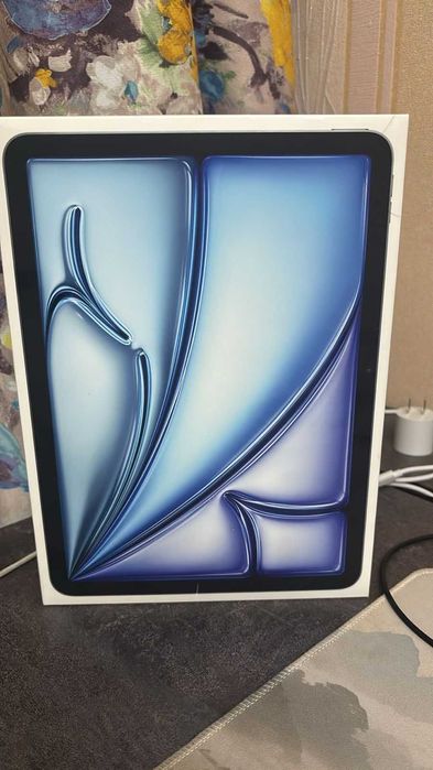 iPad Air 11" (M3, 2025) — новый, запечатанный, Wi-Fi, A3266