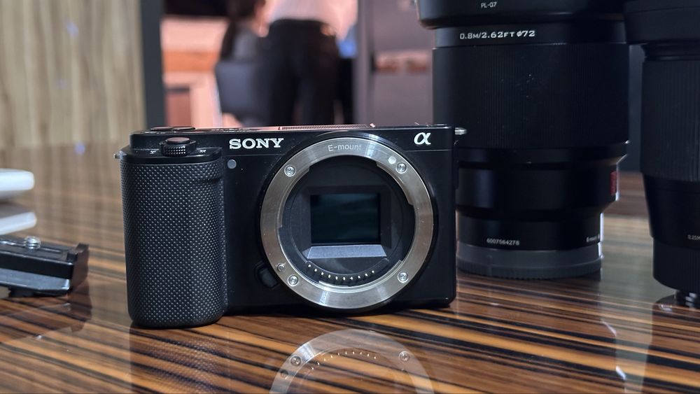 Sony ZV E-10 kit mobilograflar uchun yangi bosqich