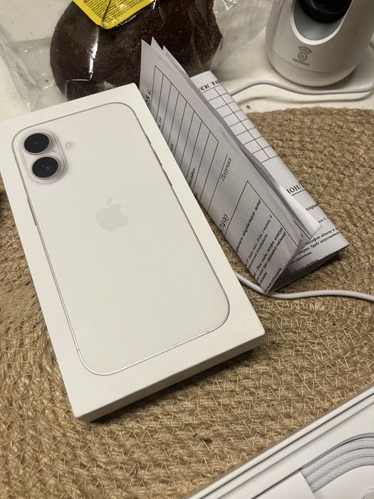 Продам айфон 16 128гб