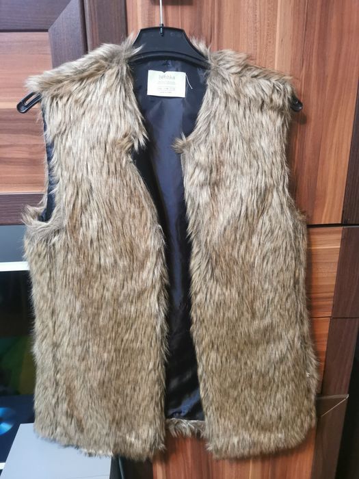 Vesta Bershka măsură M Vesta blanita