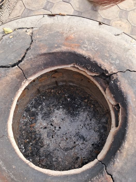 Тандир загатовка столи билан сотилади