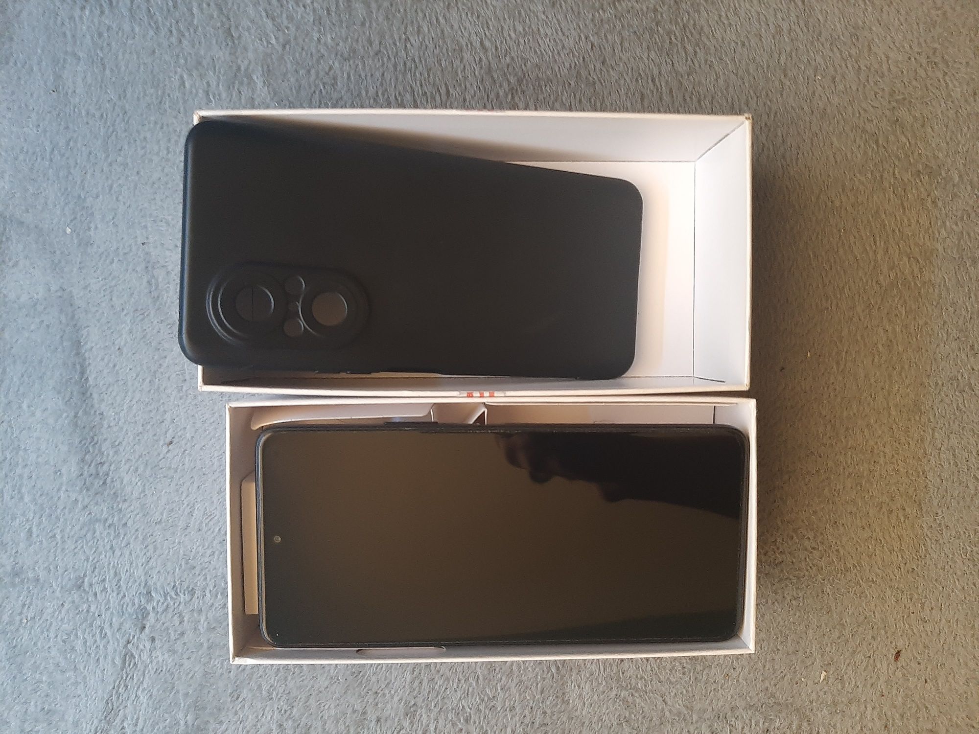 Продавам  Huawei 9  se    добро състояние