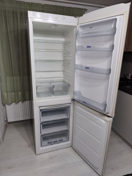 Combina frigorifica Whirlpool A class