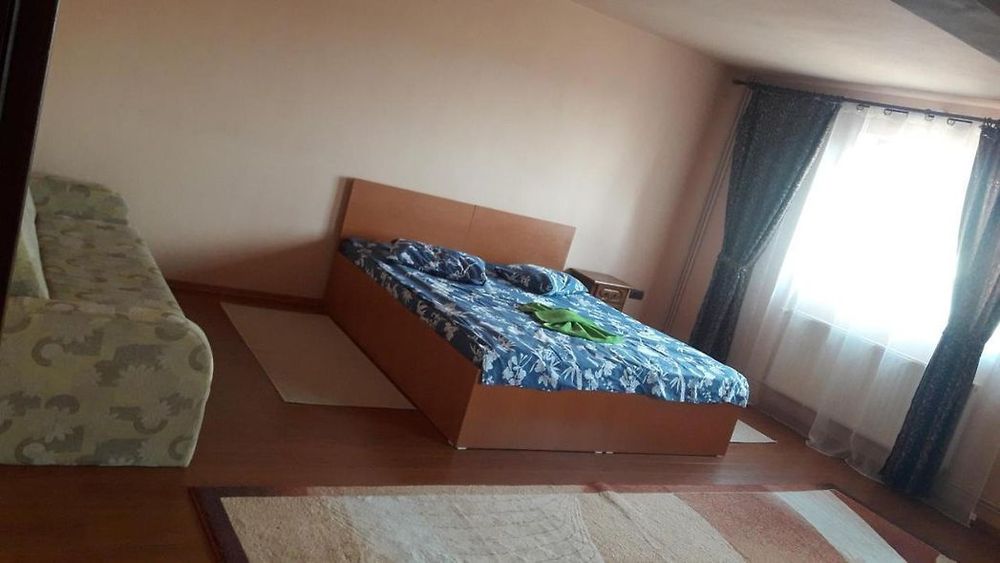 Inchiriez casa pt muncitori