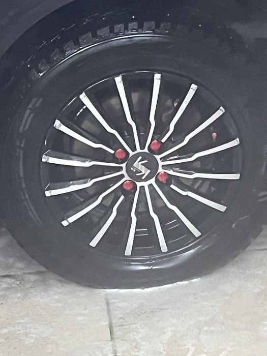 Продам диски с резиной титановые на 14