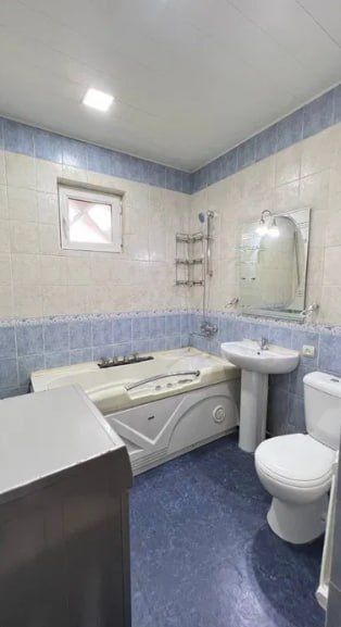 Продаётся г. Ташкент Центр Саид Азимова 77серия 3х комнатная квартира