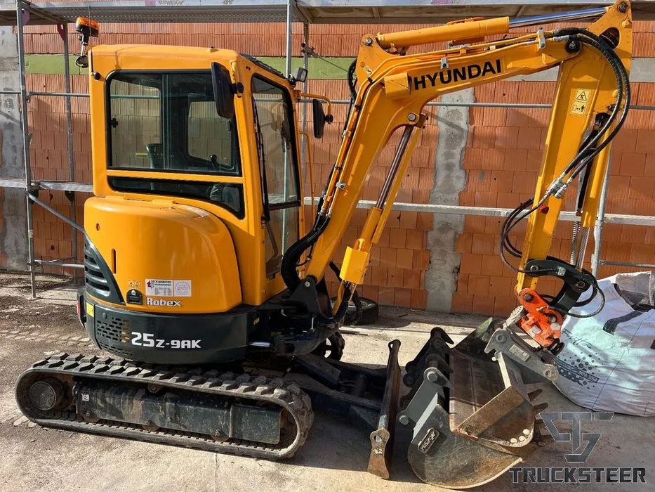 Hyundai R25Z-9AK Avans leasing de la 15% Hyundai R25Z-9AK 3.5T 351h 25CP AC 2022