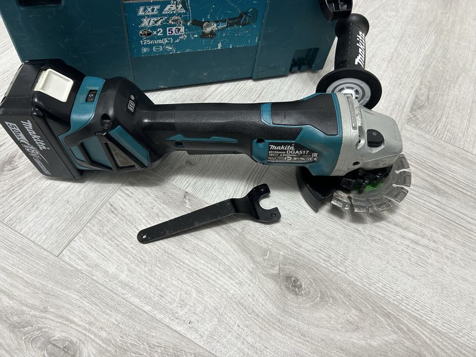 Makita DGA 517 flex cu turatie variabila
