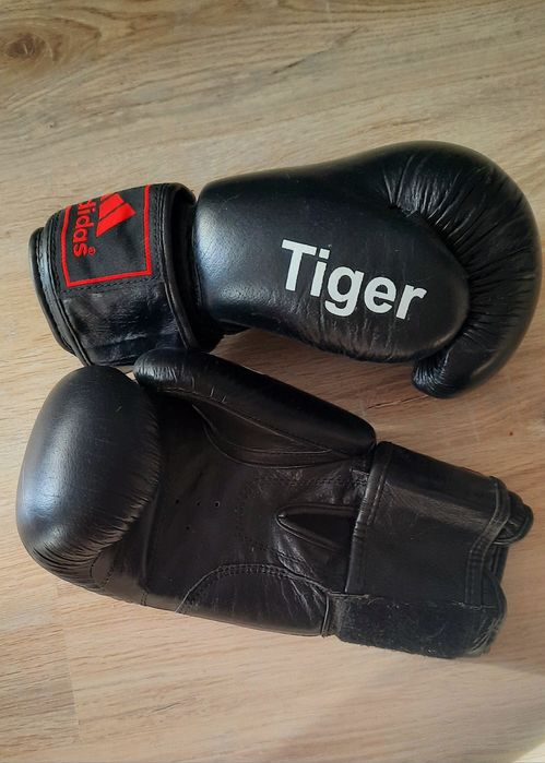 Перчатки  для бокса новые