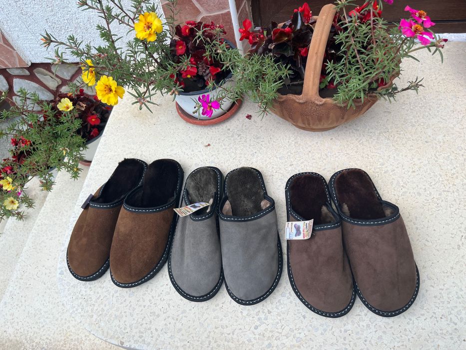 2 perechi de Papuci bărbătești de casă din blană naturală