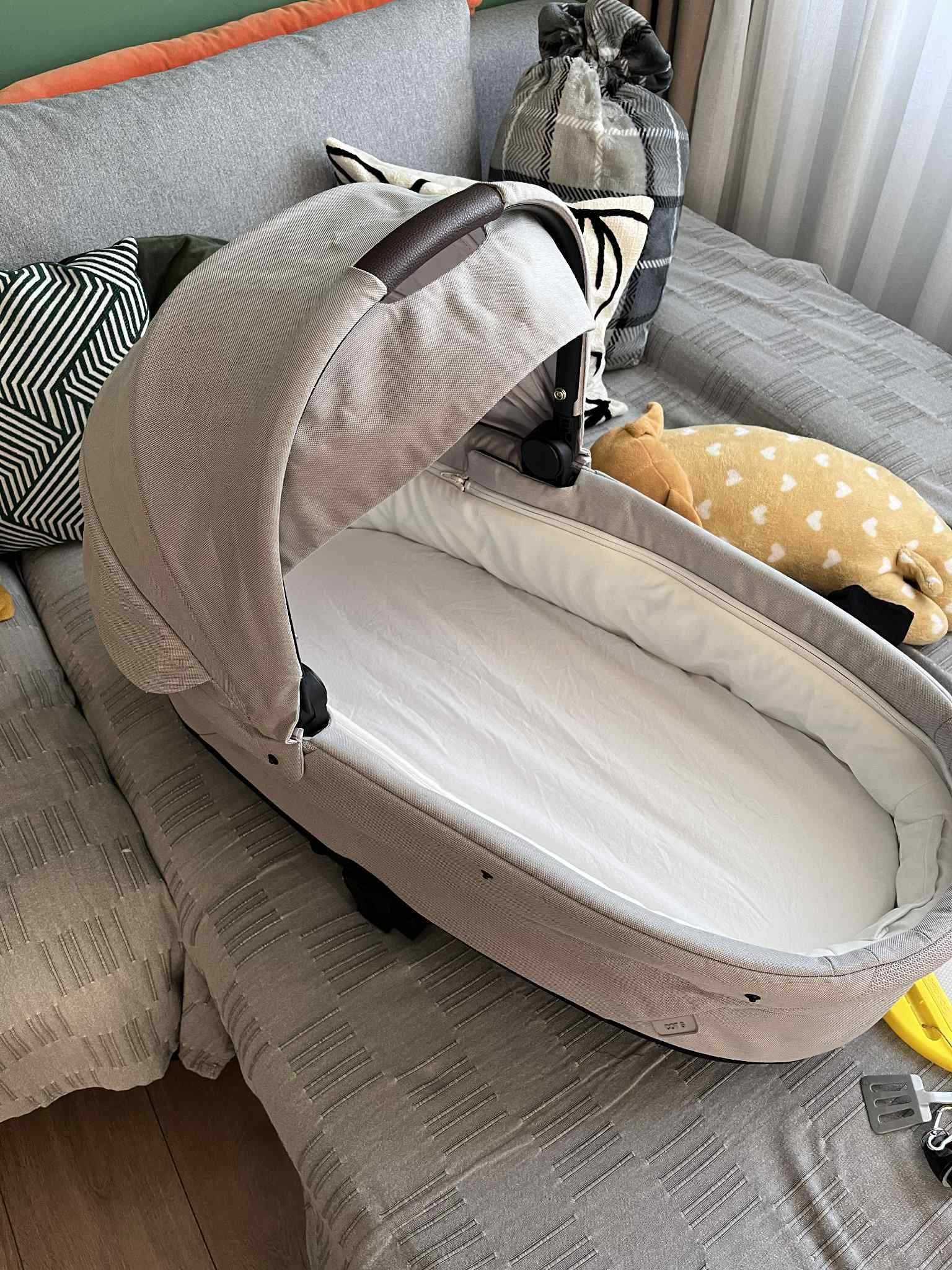 Cybex Balios S Lux 2023 + кош Cot S Lux Бебешка количка