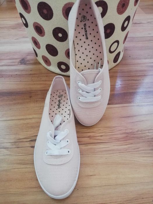 Нови платненки Graceland