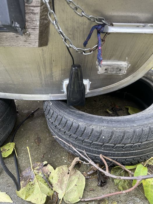 Vand barca aluminiu+Motor yamaha nou+sonar Garmin nou.