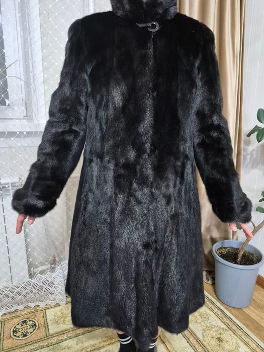 Продам норковую шубу.