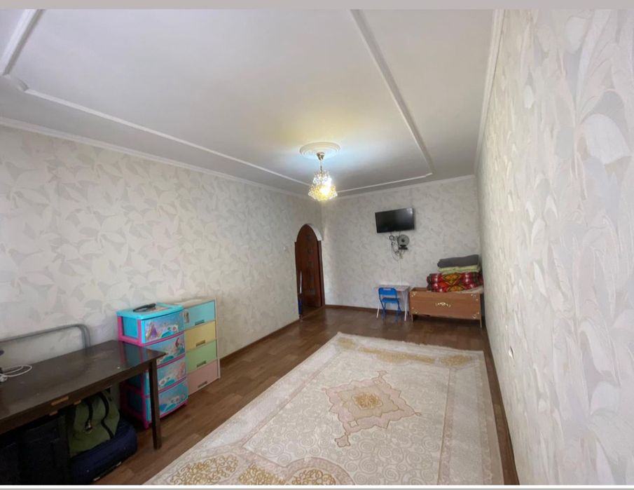 Срочно продается 1-но комнатная 2 мкр(Каратау) 15 дом  на 3  этаже !