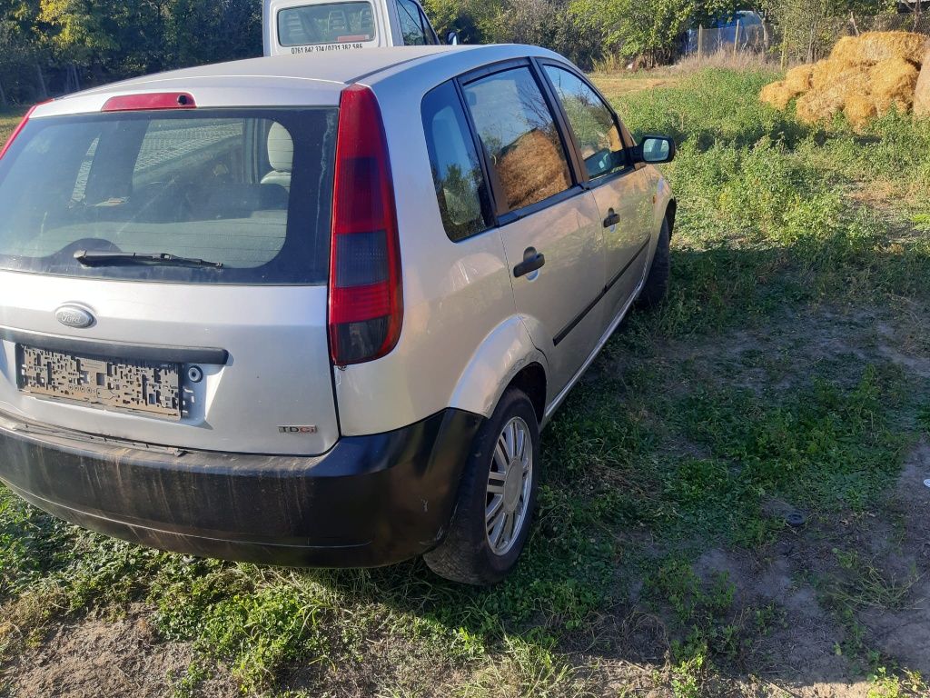 Bara spate,capota ,triple Ford fiesta 1.4 tdci