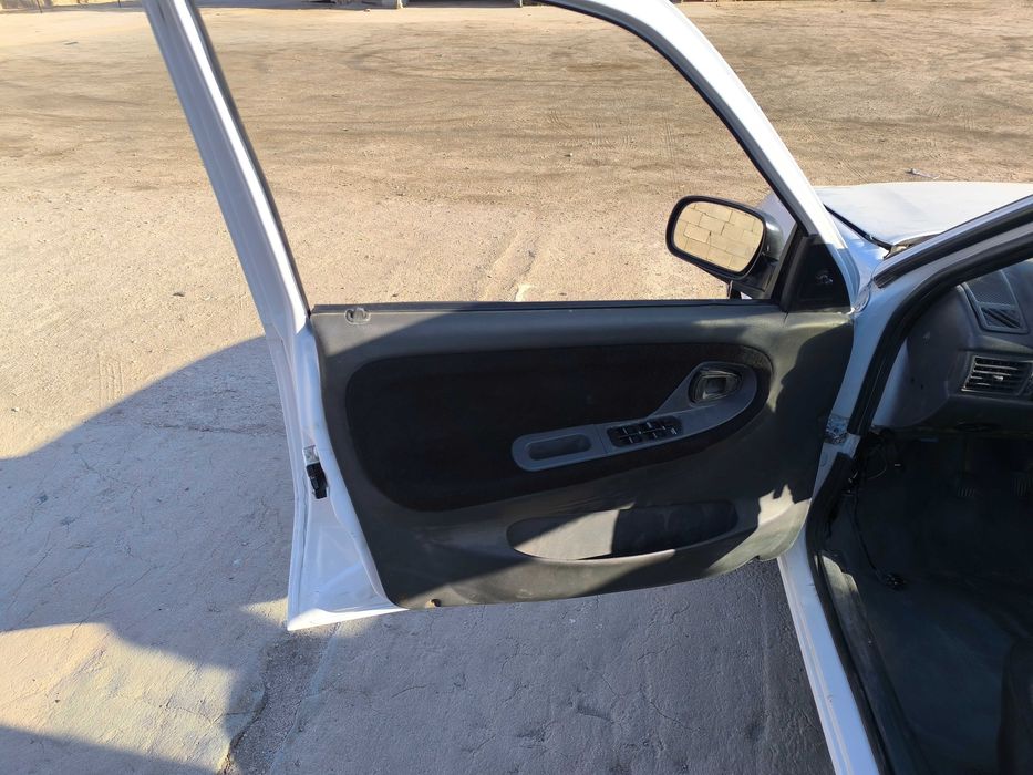 Автомобиль сотилади