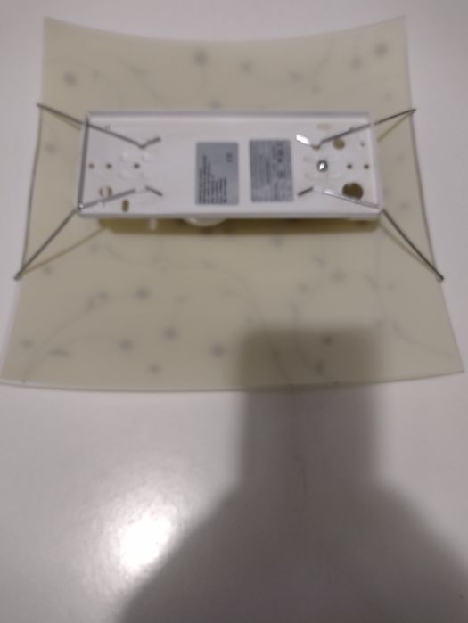 Corp iluminat ( plafonieră)