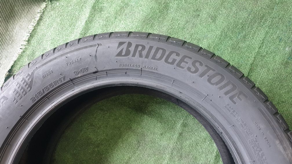 Anvelope 215 55 17 vara bridgestone