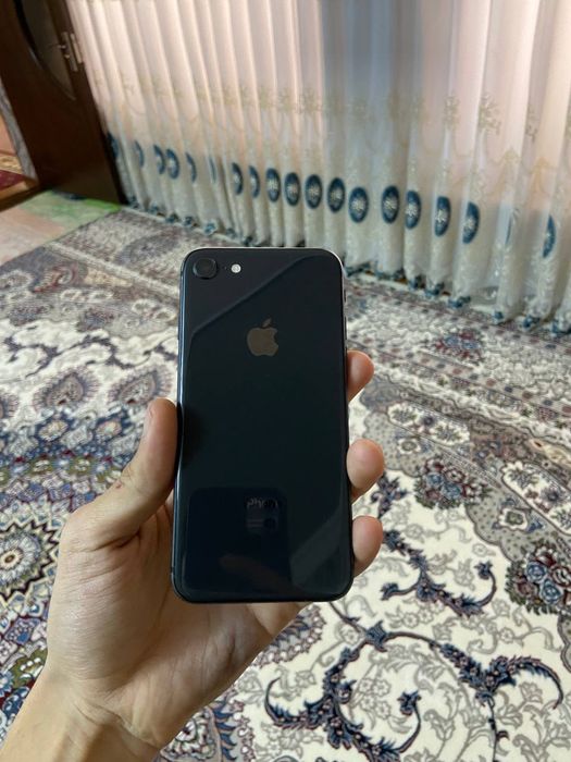 iPhone 8 sotiladi