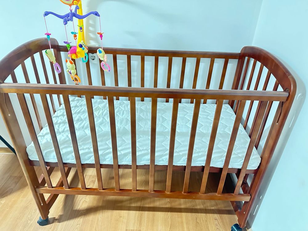 Продаётся детская деревянная кровать - манеж в изумительном состоянии