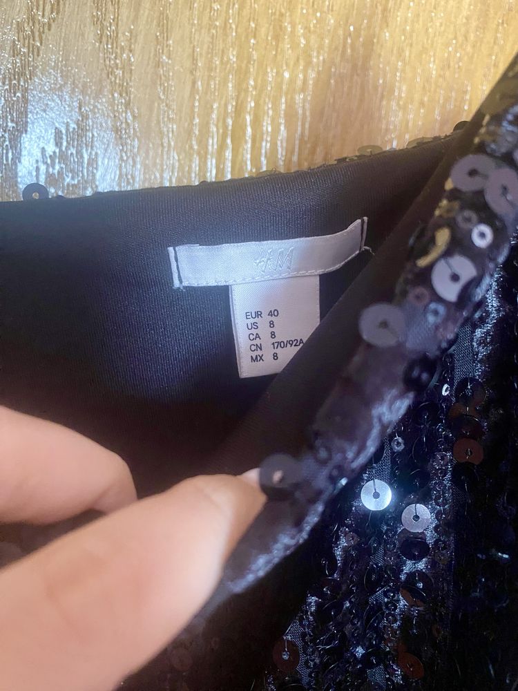 Рокля с пайети H&M