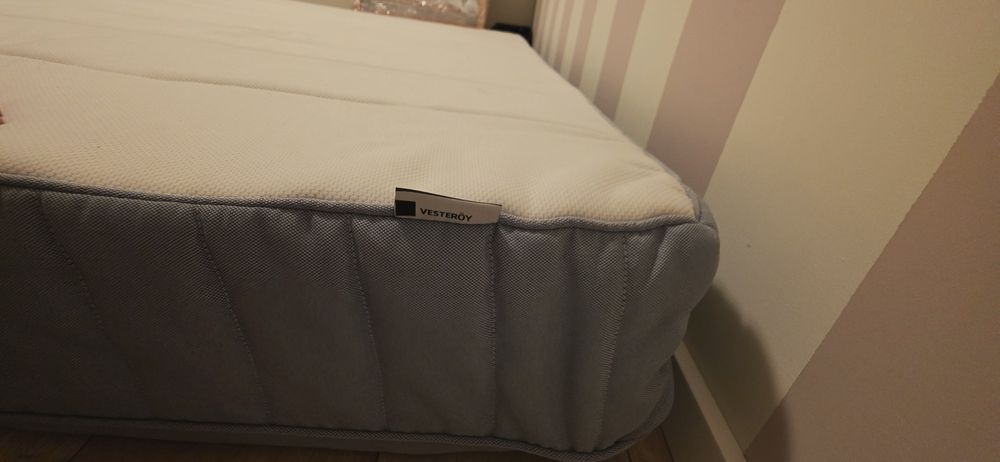 Saltea Ikea Vesteroy 180 x 200