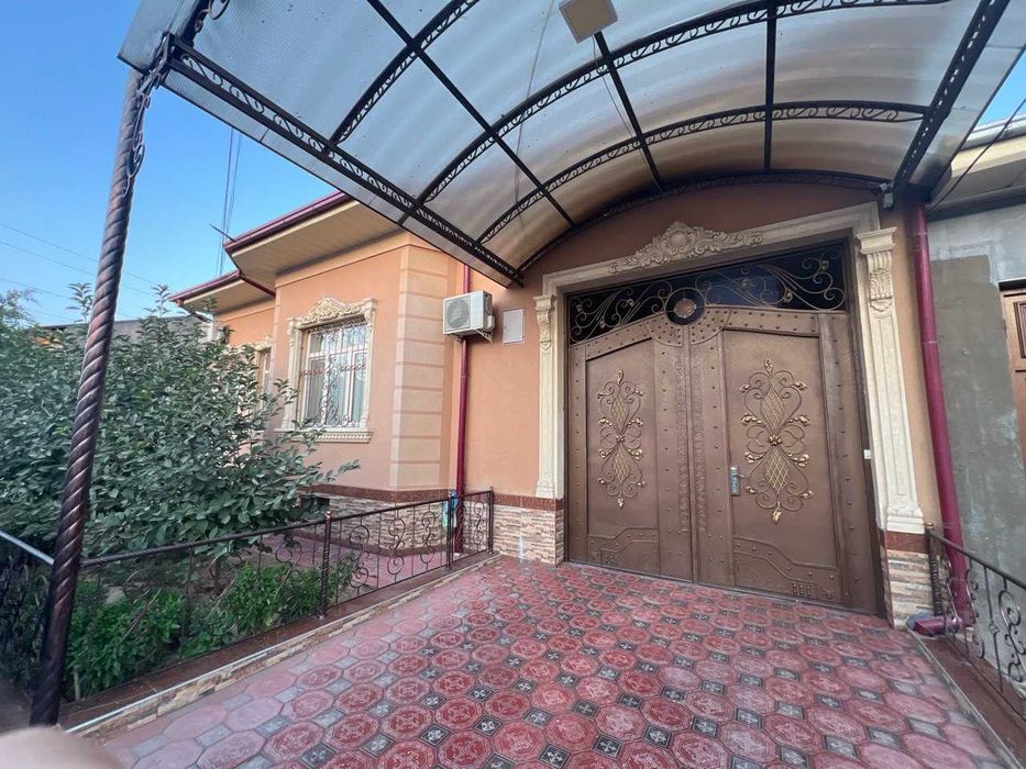 Уч Кахрамонда ховли сотаман. 5 сот. продаю участок со всеми удобствами